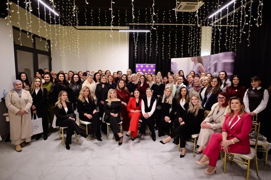 Poslanica u Predstavničkom domu Ermina Salkičević – Dizdarević učestvovala u Tešnju na Konfereniji “She leads 2026.”